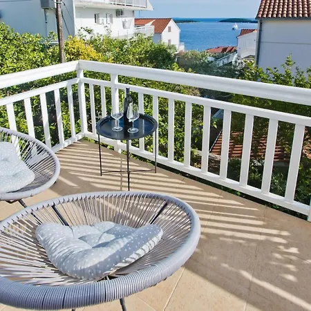 Anita Hvar Town