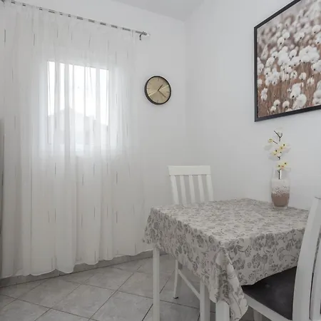 Anita Apartment *